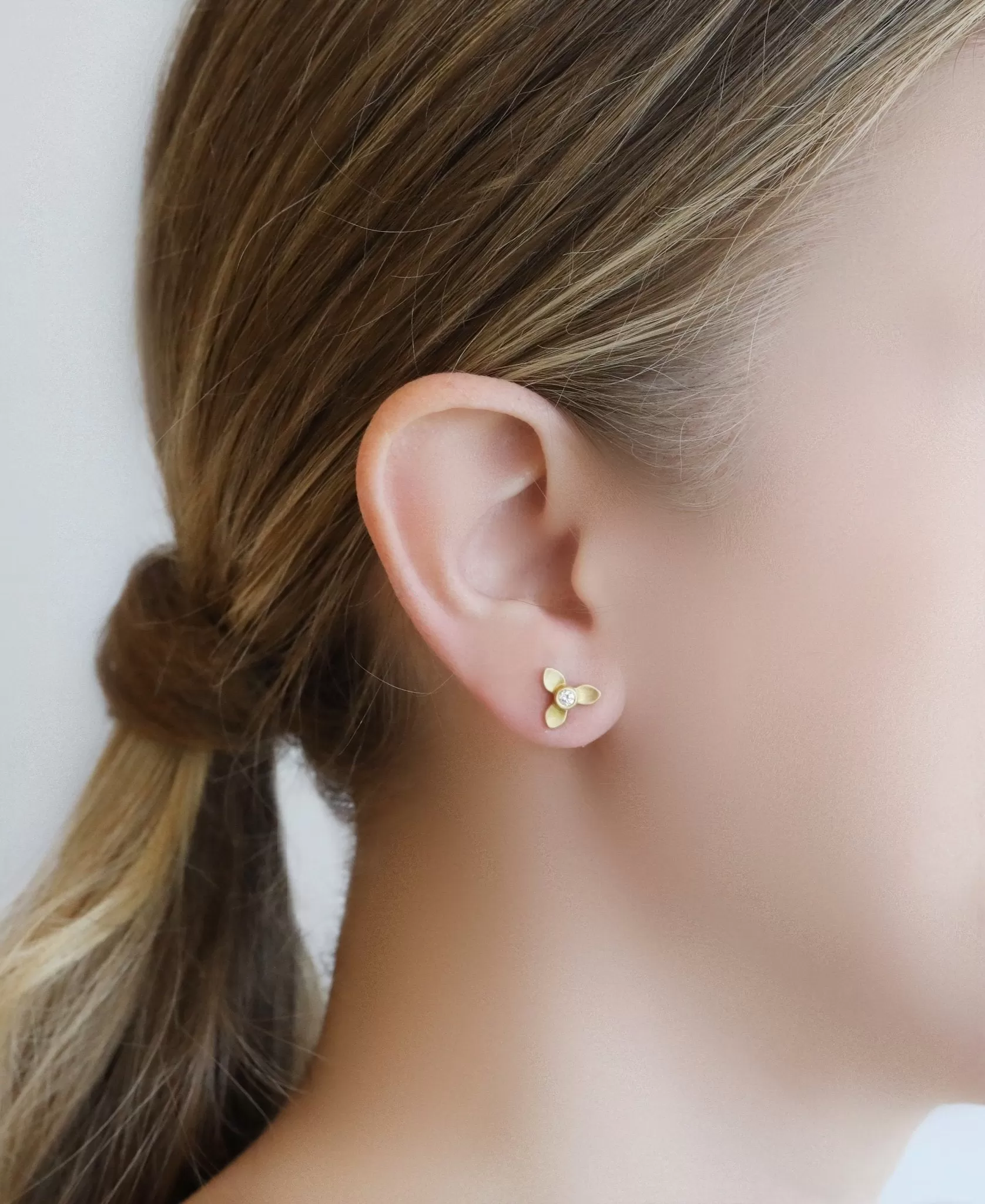 20K Gold Large Three-Petal Flower & Diamond Studs