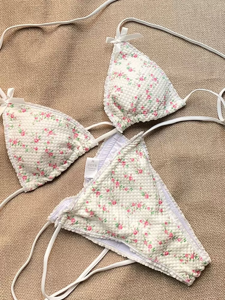 Bikini mit süßer Blumenschleife