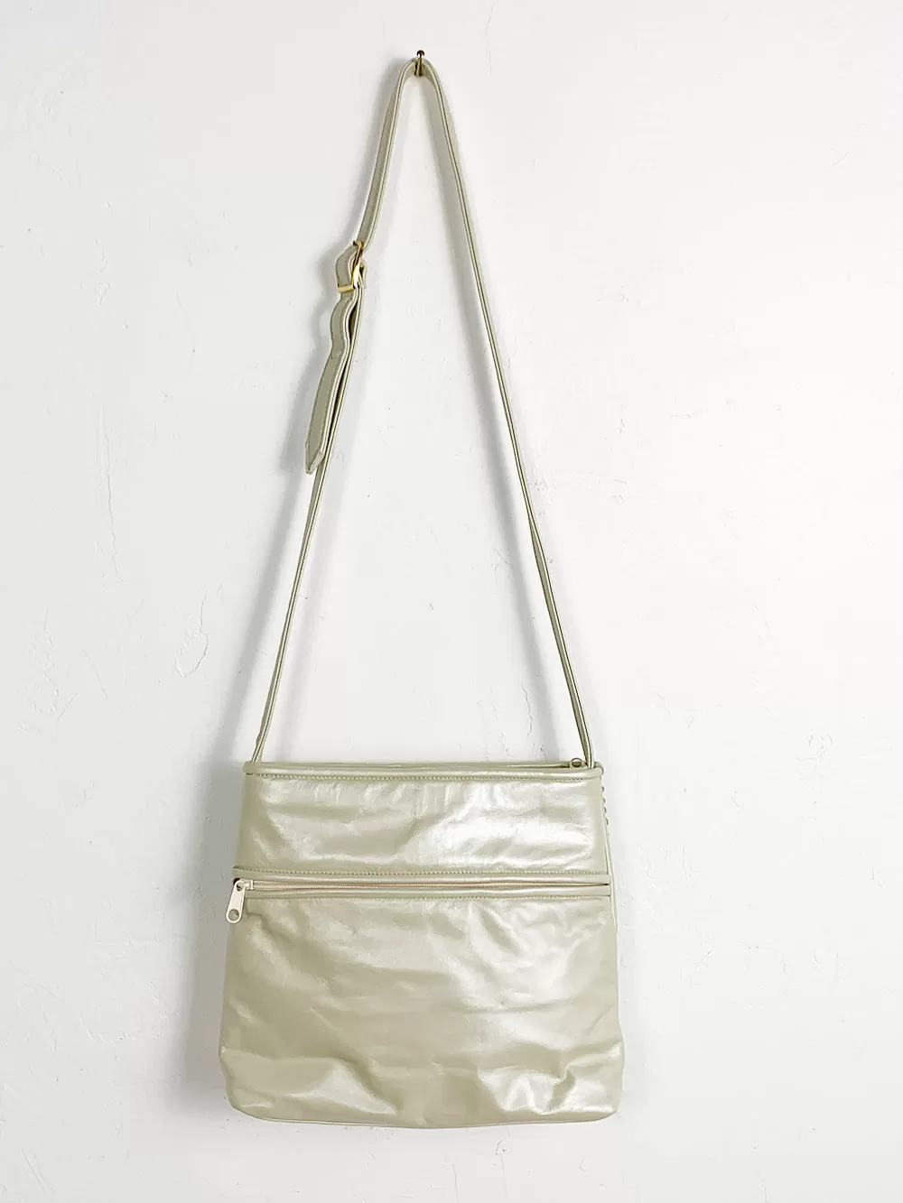 Colini Subtle Metallic and Snakeskin Cream Purse