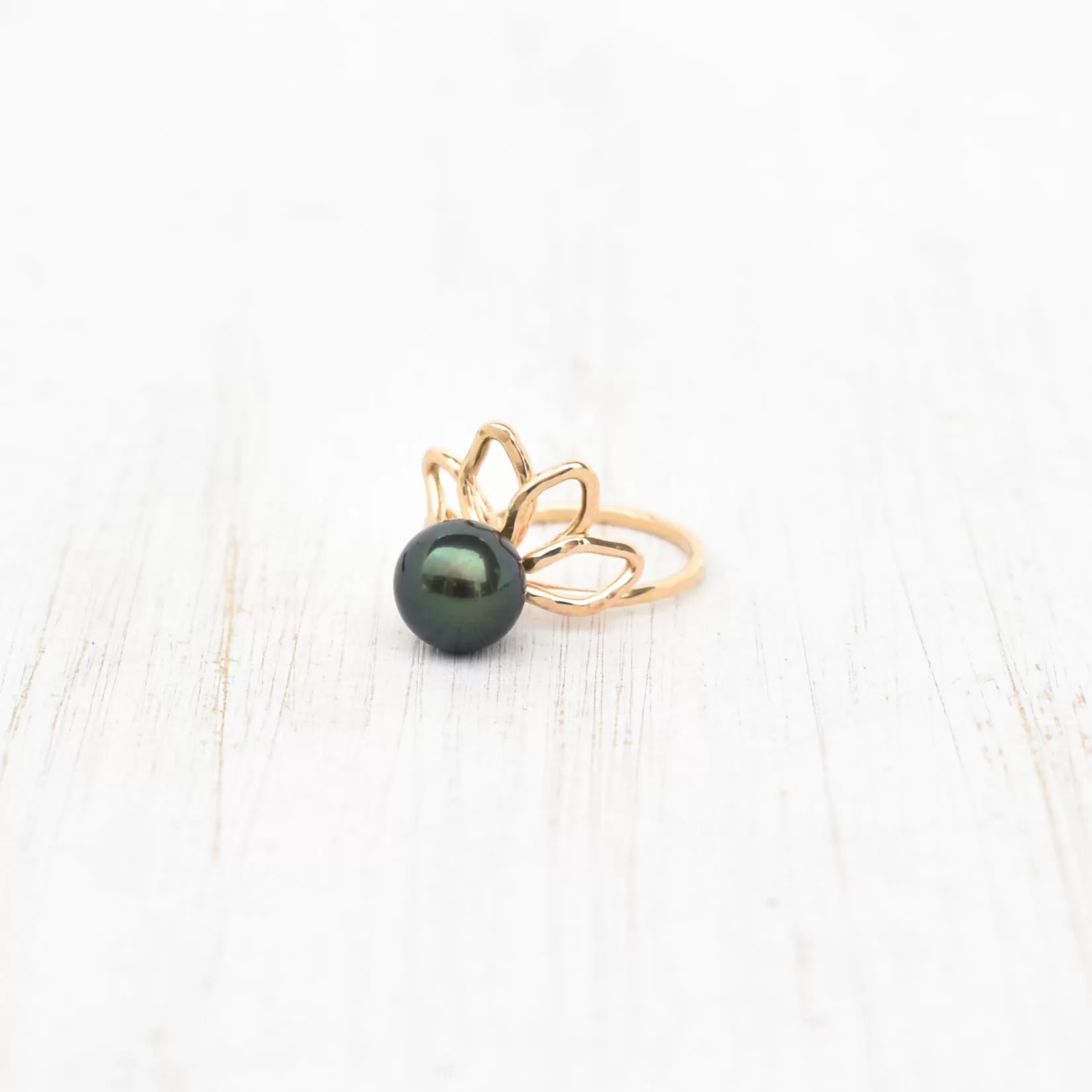 Naupaka Ring with Pearl