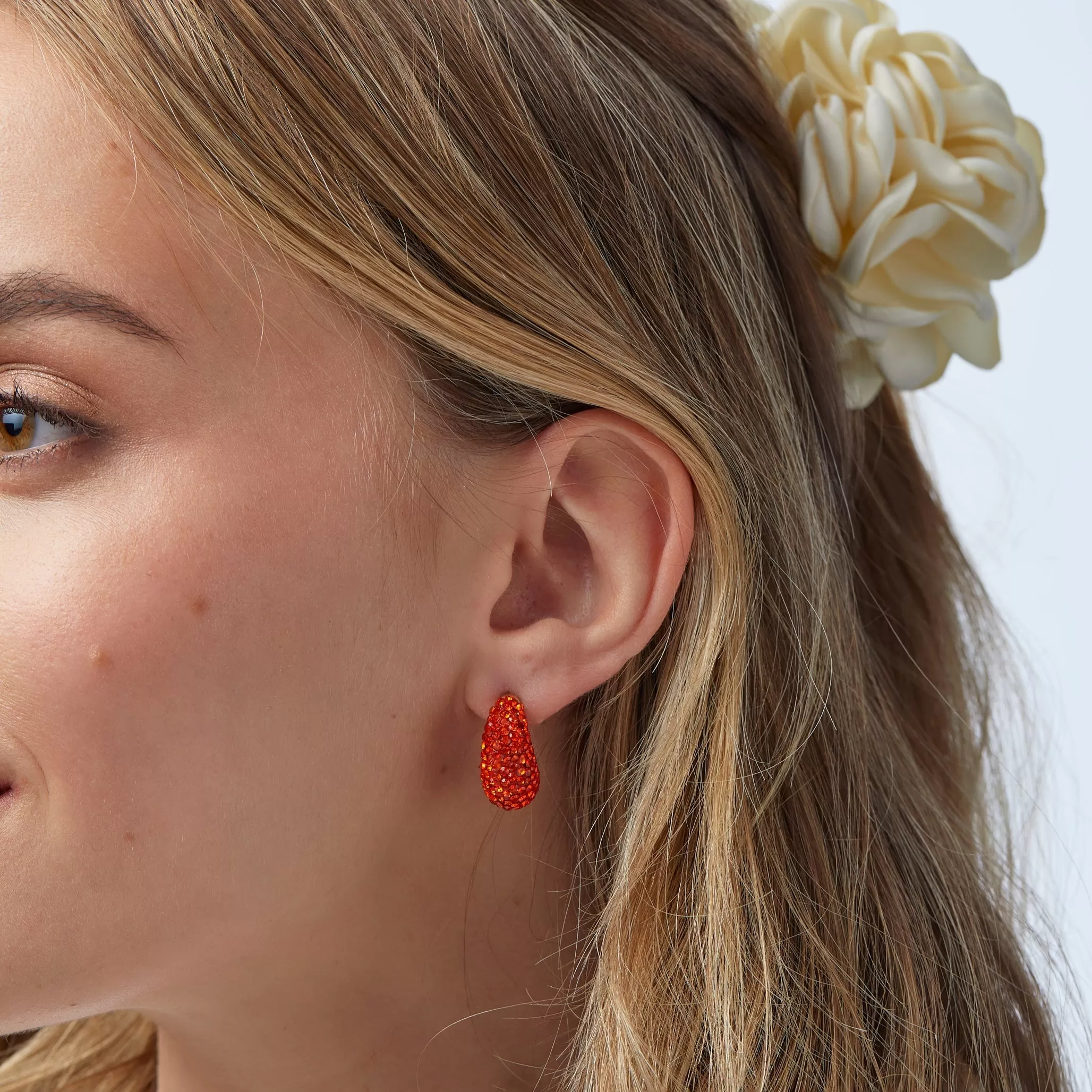 SCARLET PAVE DOME MINI HOOP EARRINGS