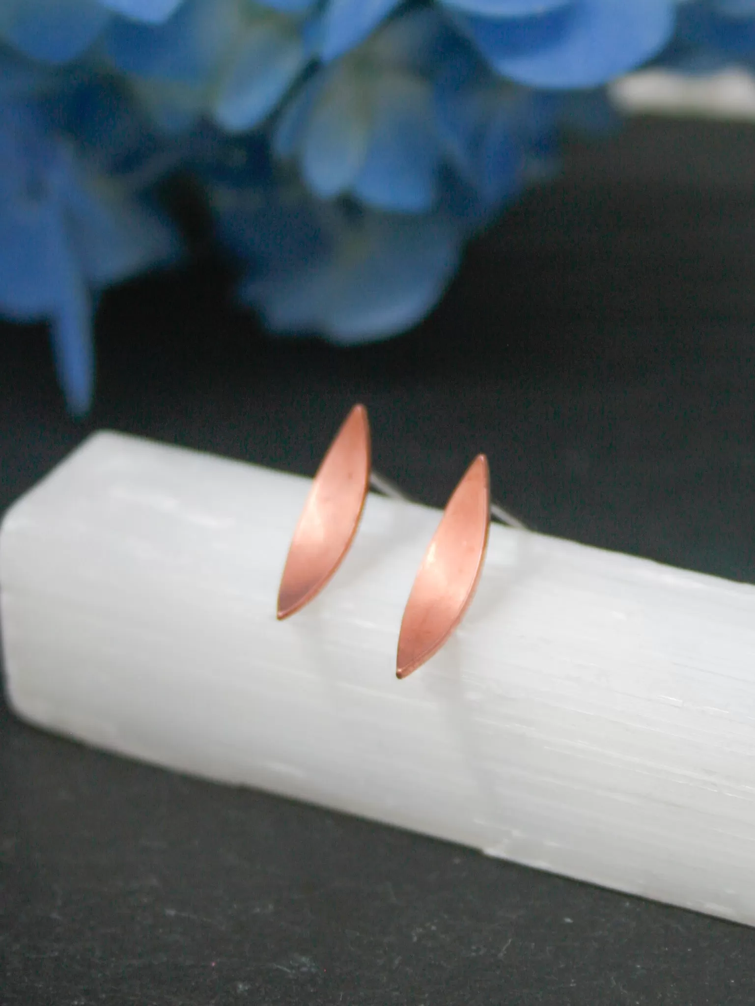 Wisp stud earrings [ready to ship]