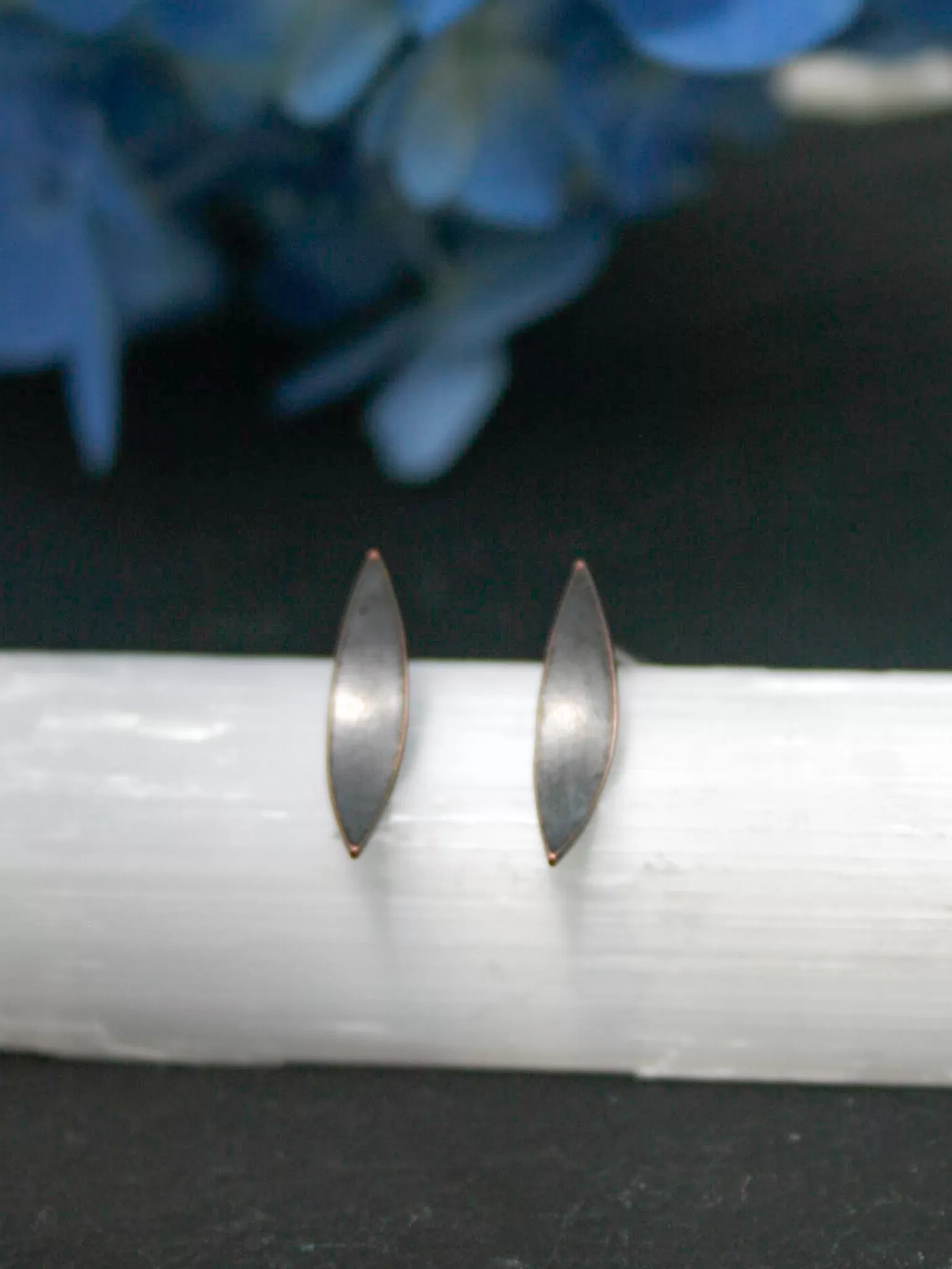 Wisp stud earrings [ready to ship]